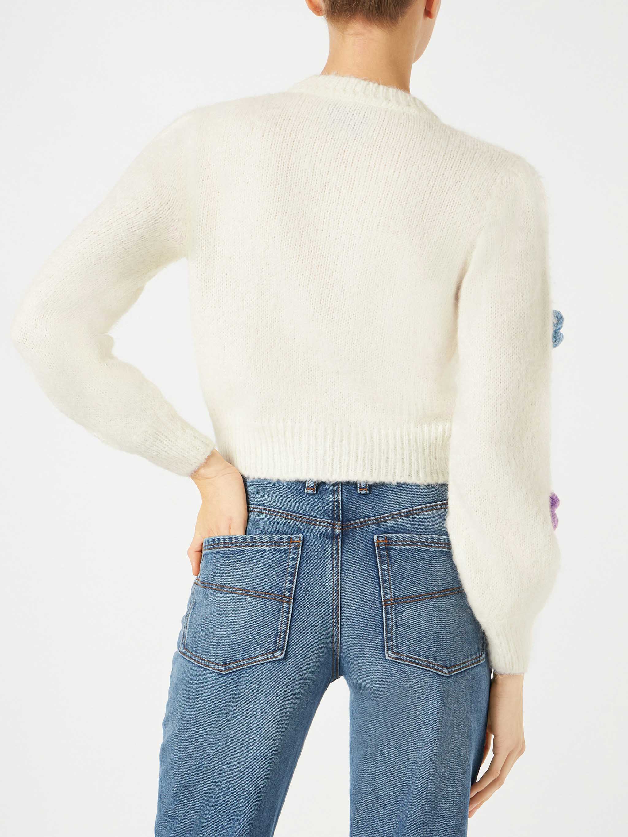 Cardigan Lyza Soft cropped con applicazioni margherite - Image 3