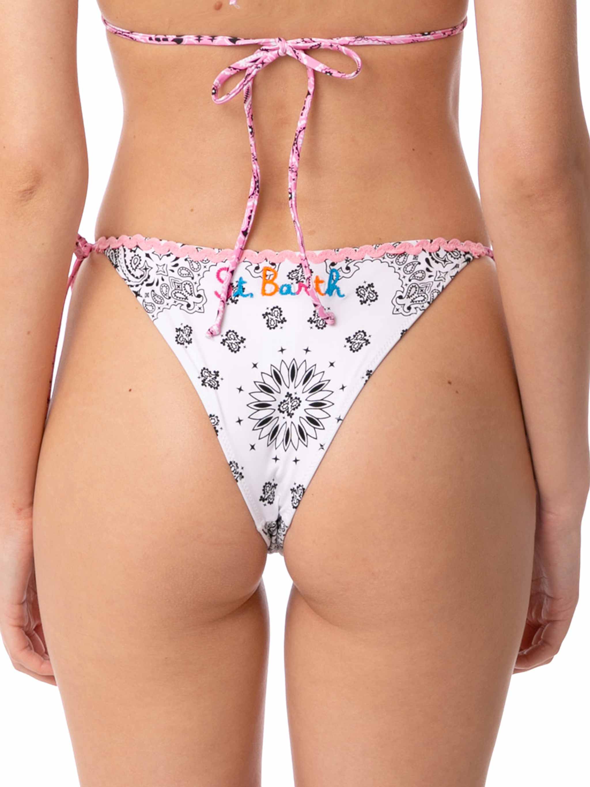 Slip mare Marielle in tessuto elasticizzato con stampa bandana bianca - Image 2