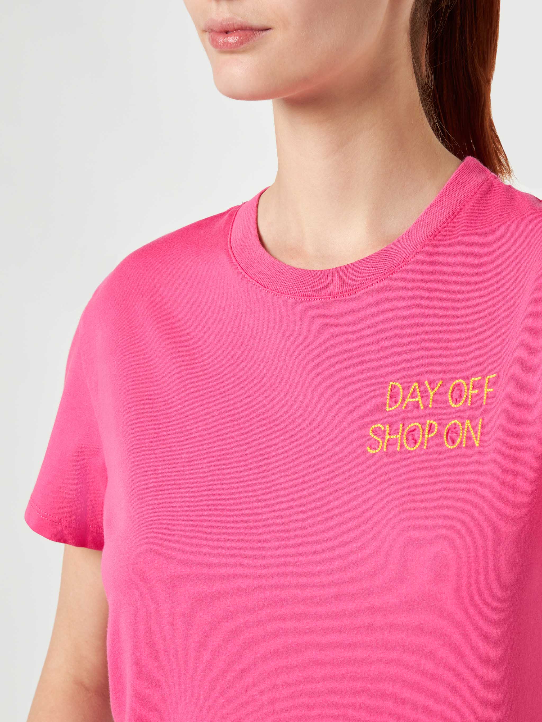T-shirt Emilie in cotone fucsia con ricamo - Image 3