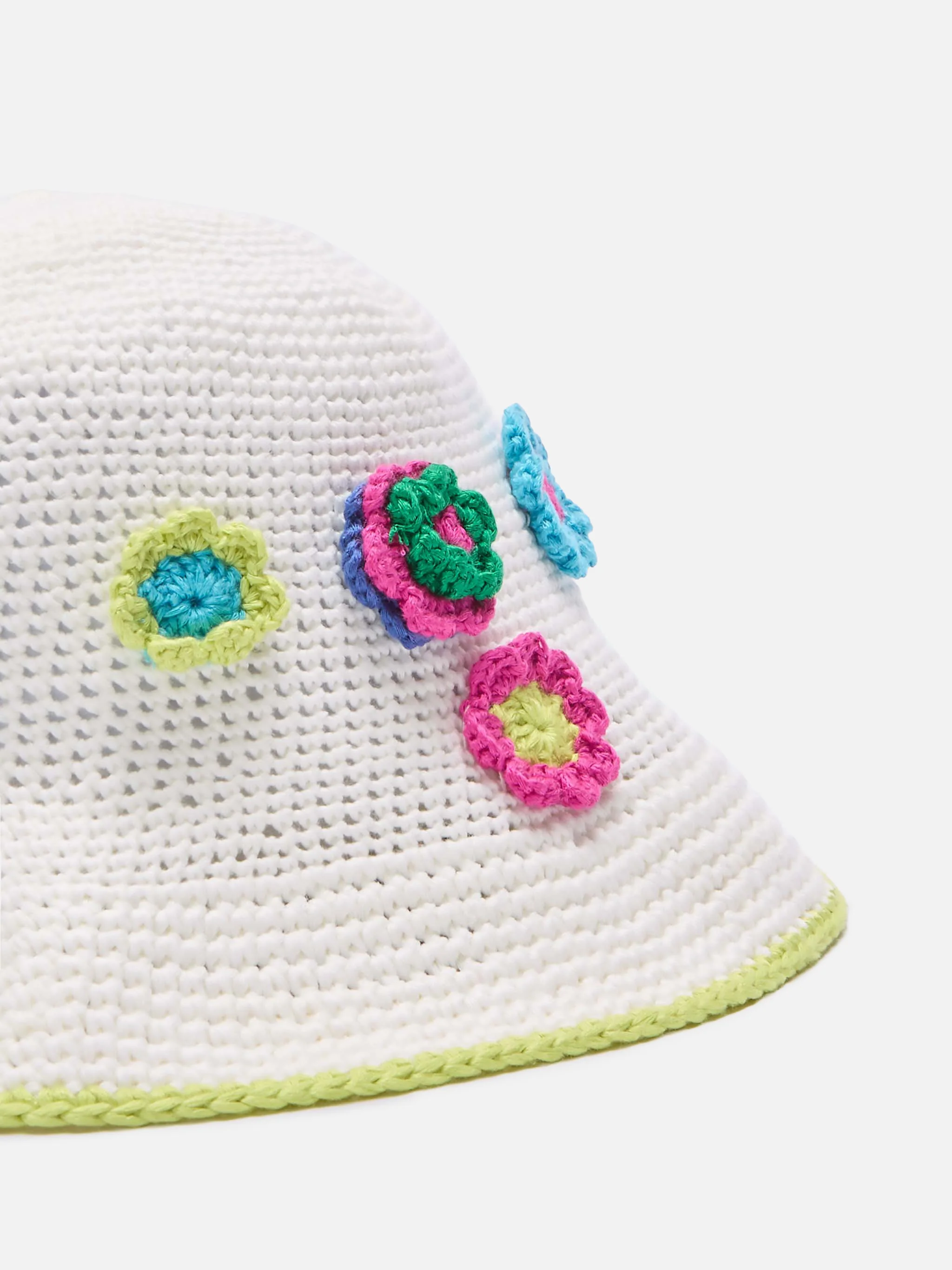 Cappello cloche in crochet con fiori multicolor - Image 2