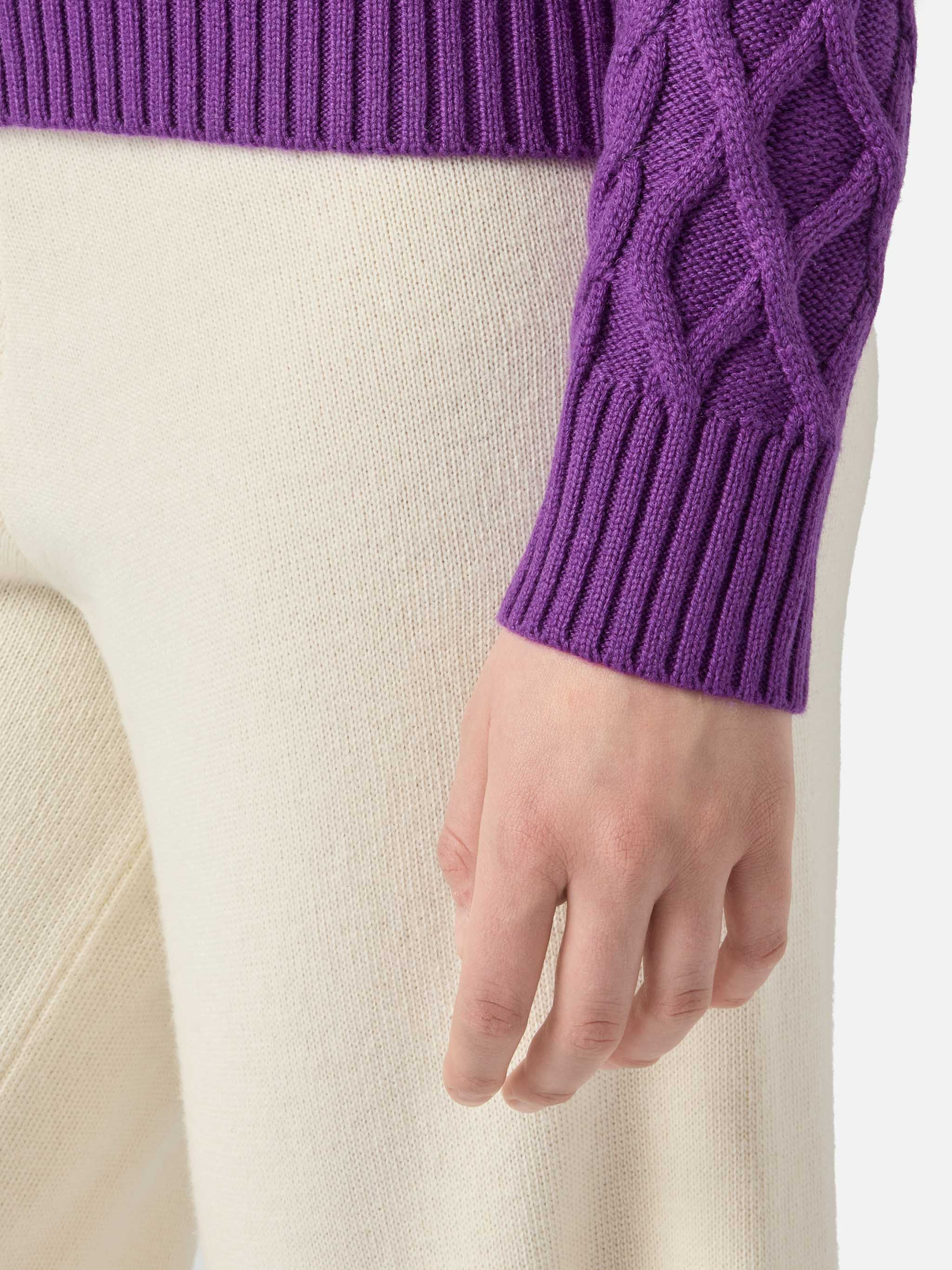Maglione Anton intrecciato viola mezzo dolcevita con logo - Image 4