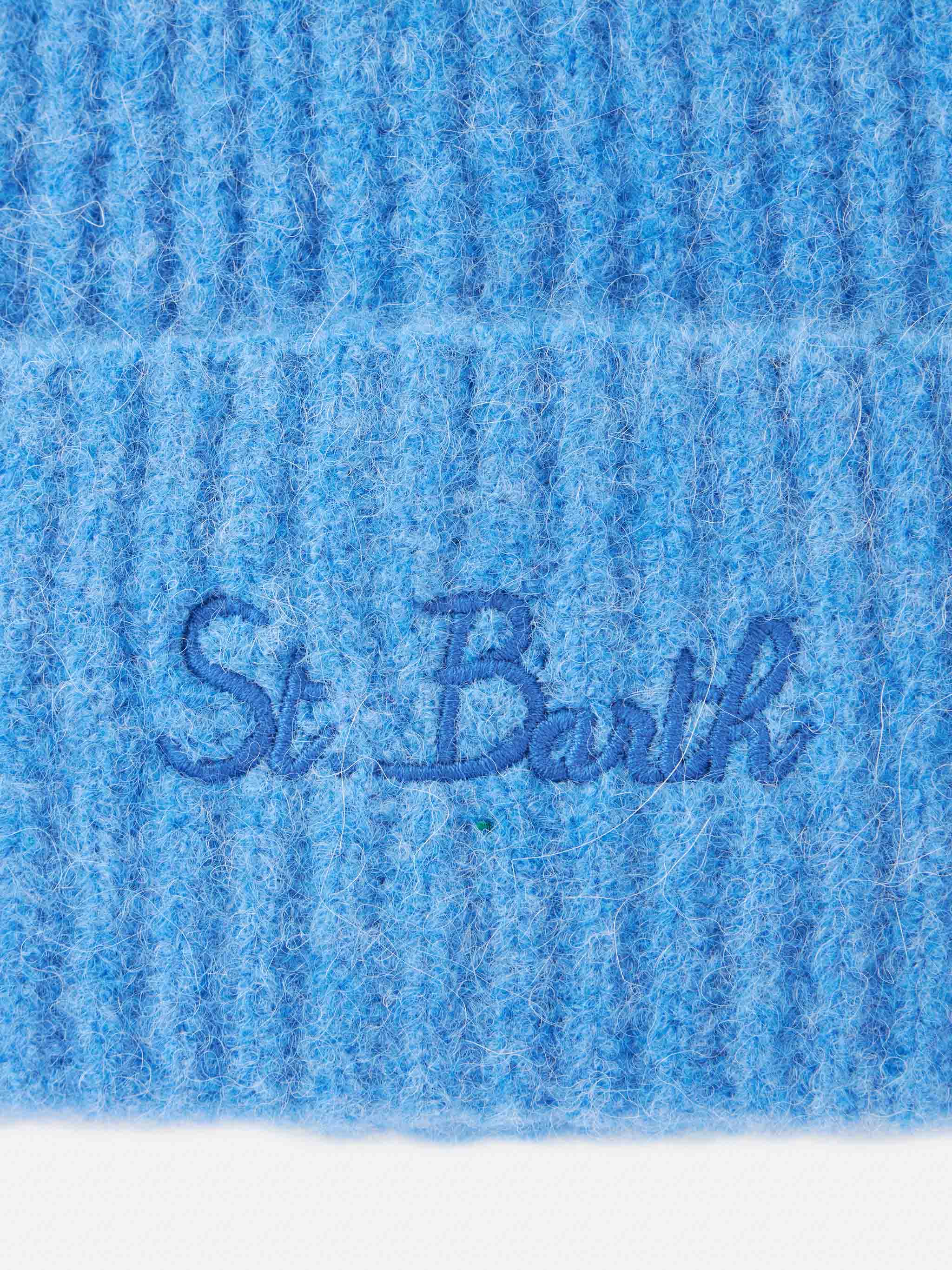 Cappello Moss in ALPACA STRETCH blu polvere con ricamo St. Barth - Image 3