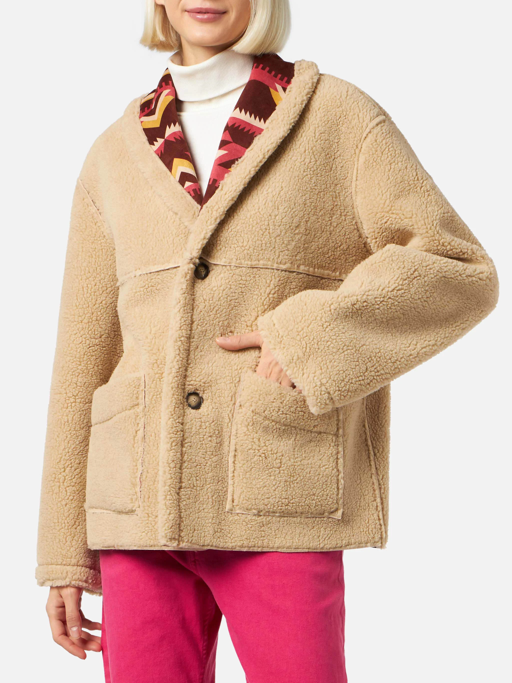 Cappotto Dorys in shearling reversibile beige con fantasia etnica - Image 3