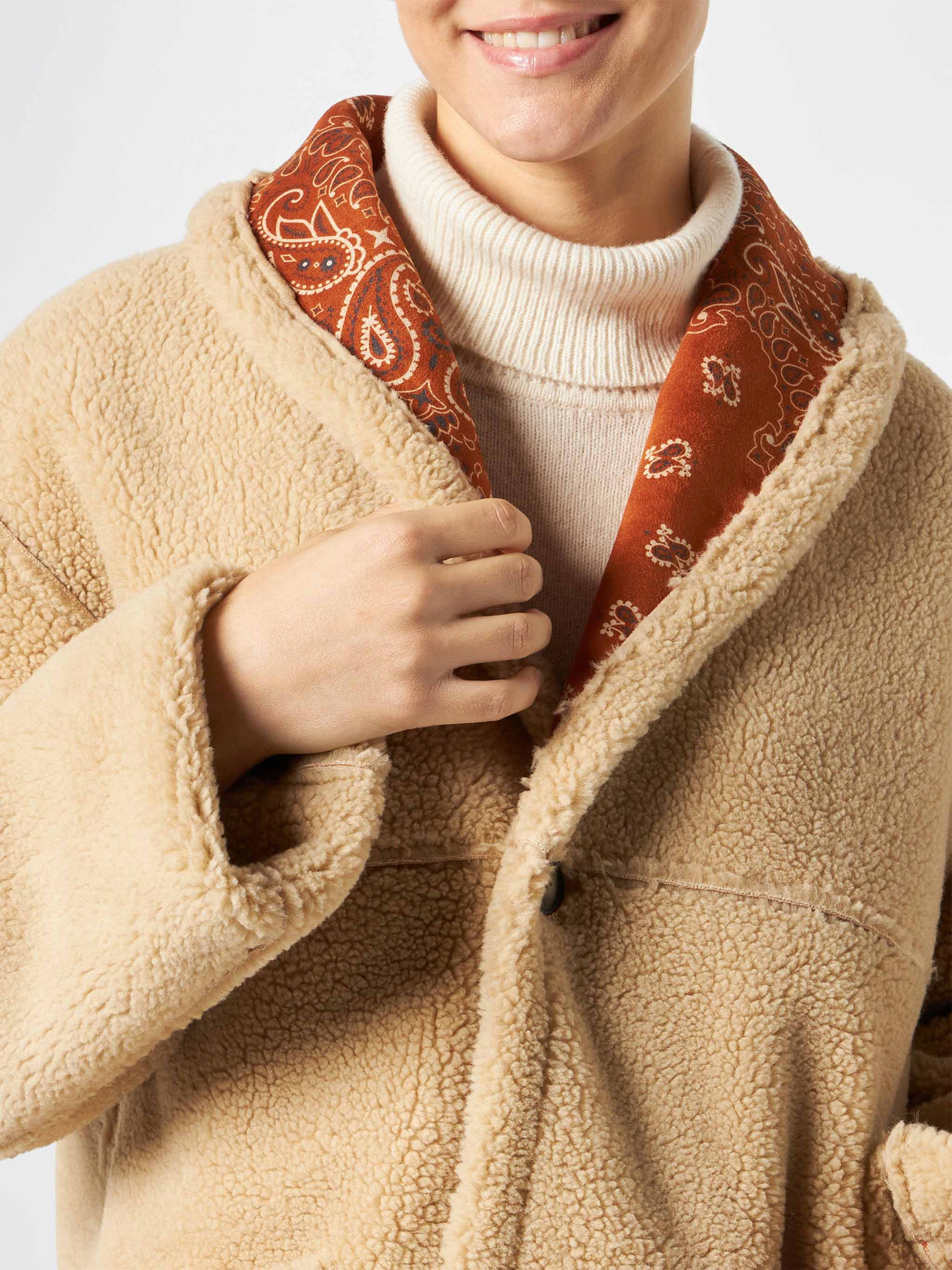 Giacca Dorys reversibile shearling stampa bandana - Image 3