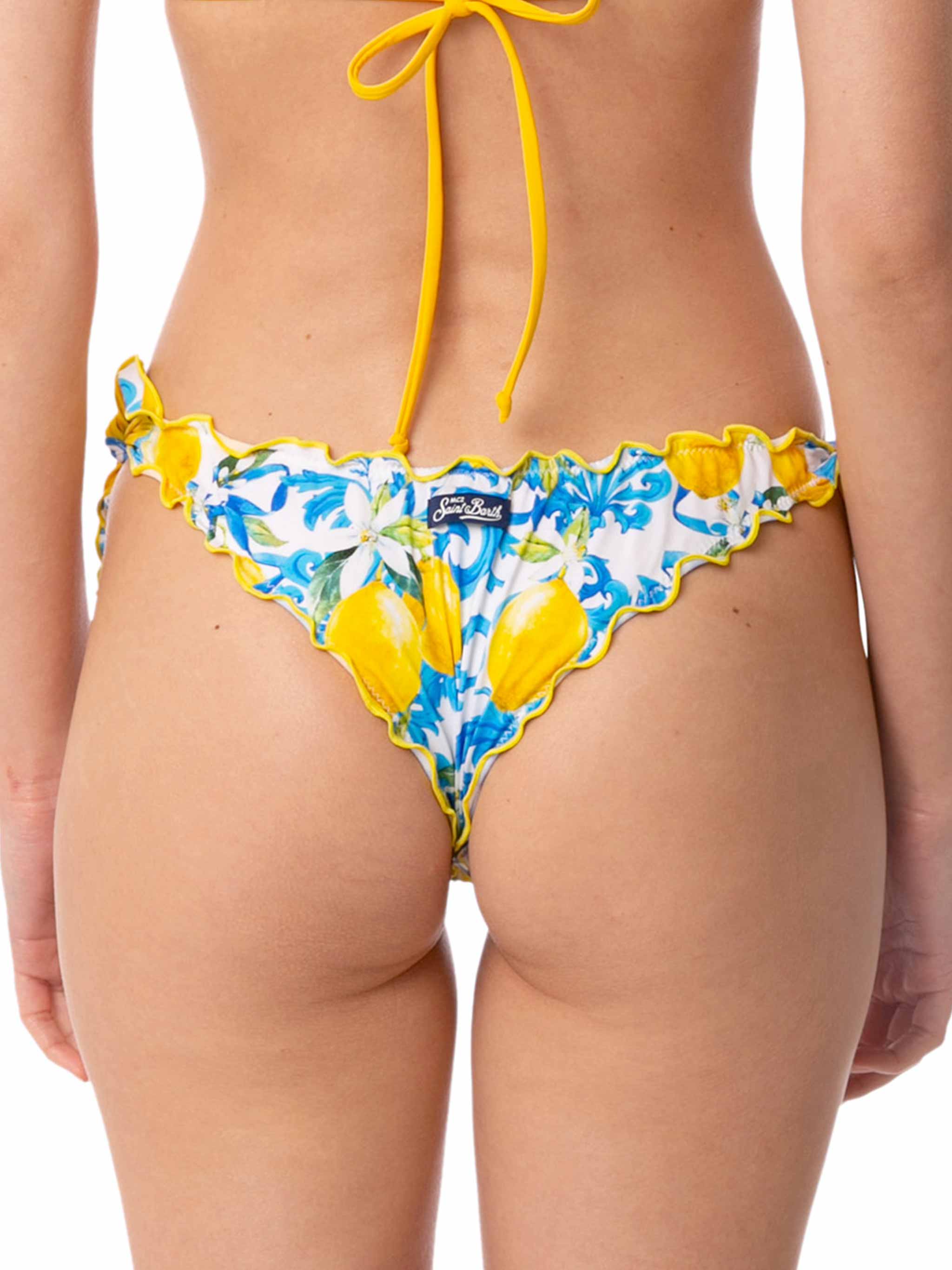 Slip mare Venus cheeky con fantasia limone e azzurro - Image 2