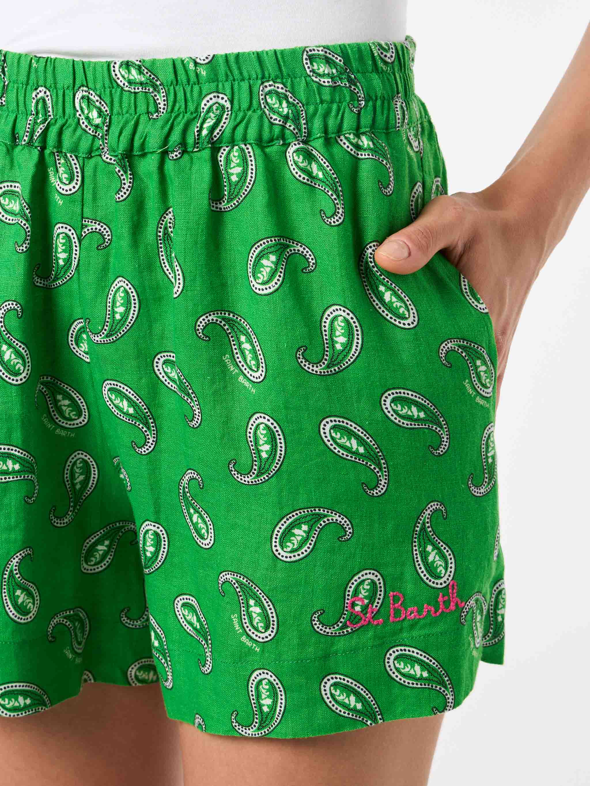Short Lierre in lino con stampa paisley verde - Image 3